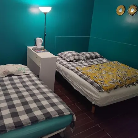 Reu-nid بيت شباب باريس